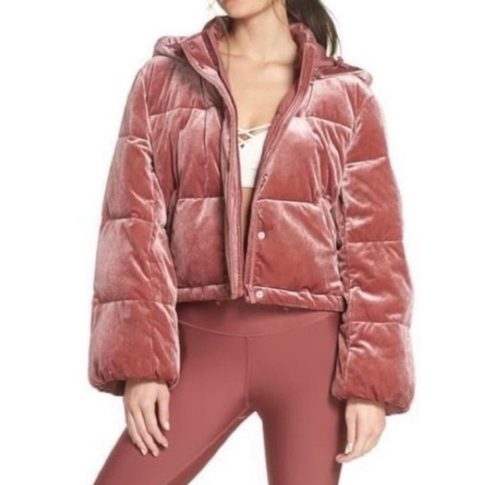 ALO Yoga Cropped Puffer Jacket Velvet Velour Rosewood Size Large - Picture 2 of 6